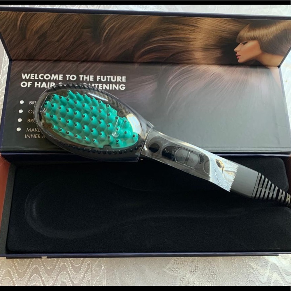 Hair straightening brush